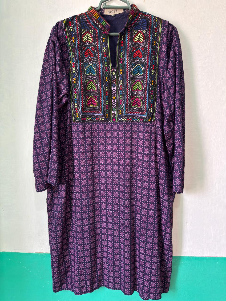 Sindhi kurta in purple with leaf motif